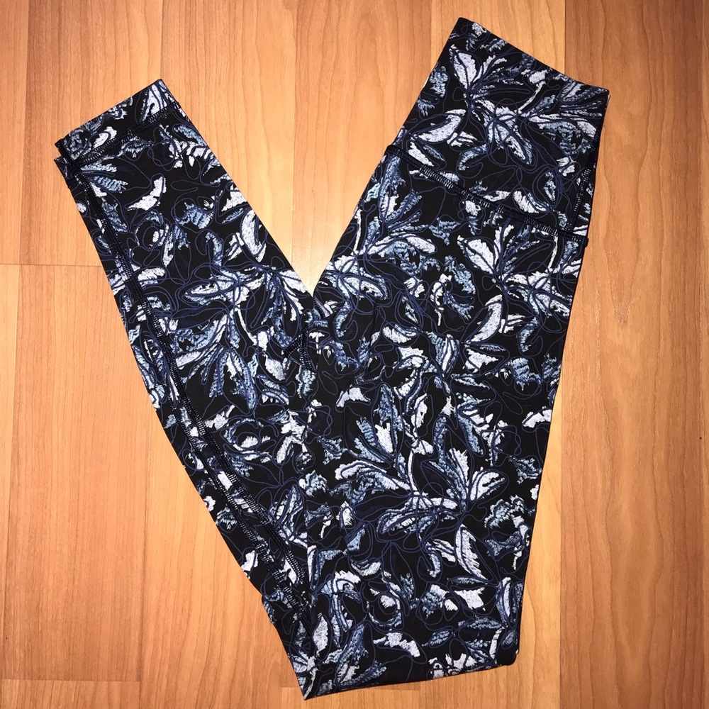 LIKE NEW Lululemon leggings